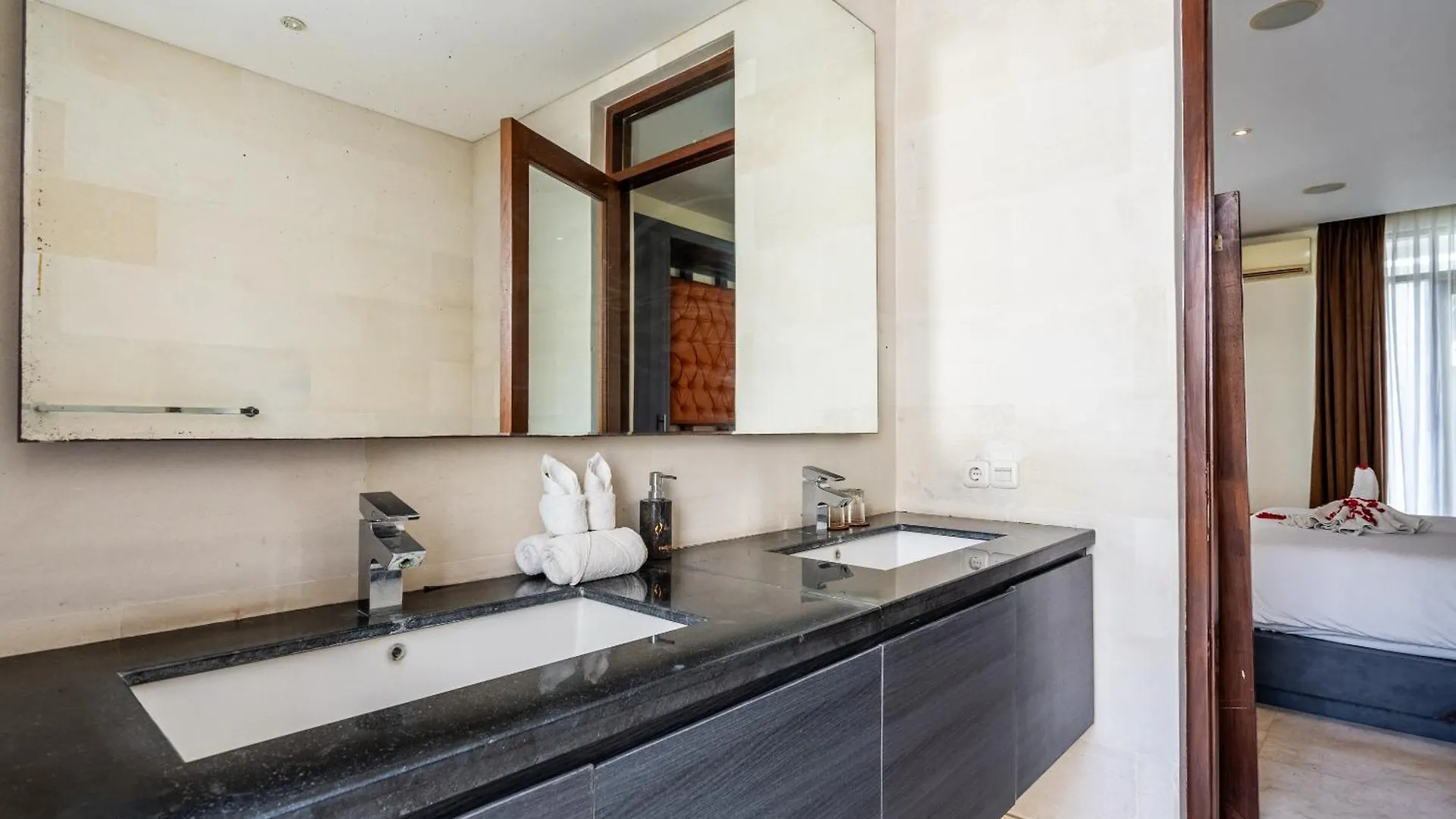 Abikaa, 4Br Lux Villa - Located In The Central Seminyak
