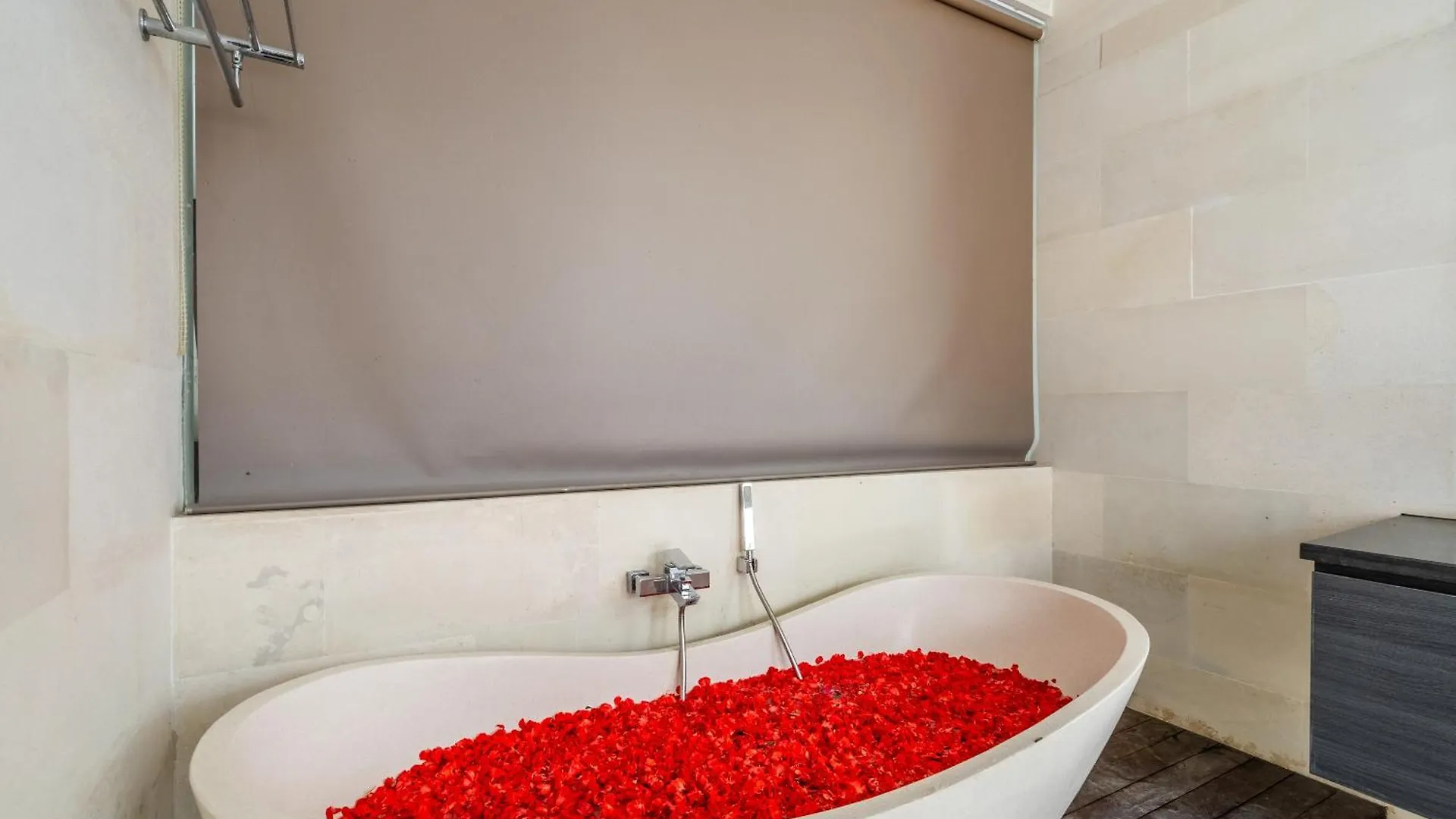 Abikaa, 4Br Lux Villa - Located In The Central Seminyak 0*,