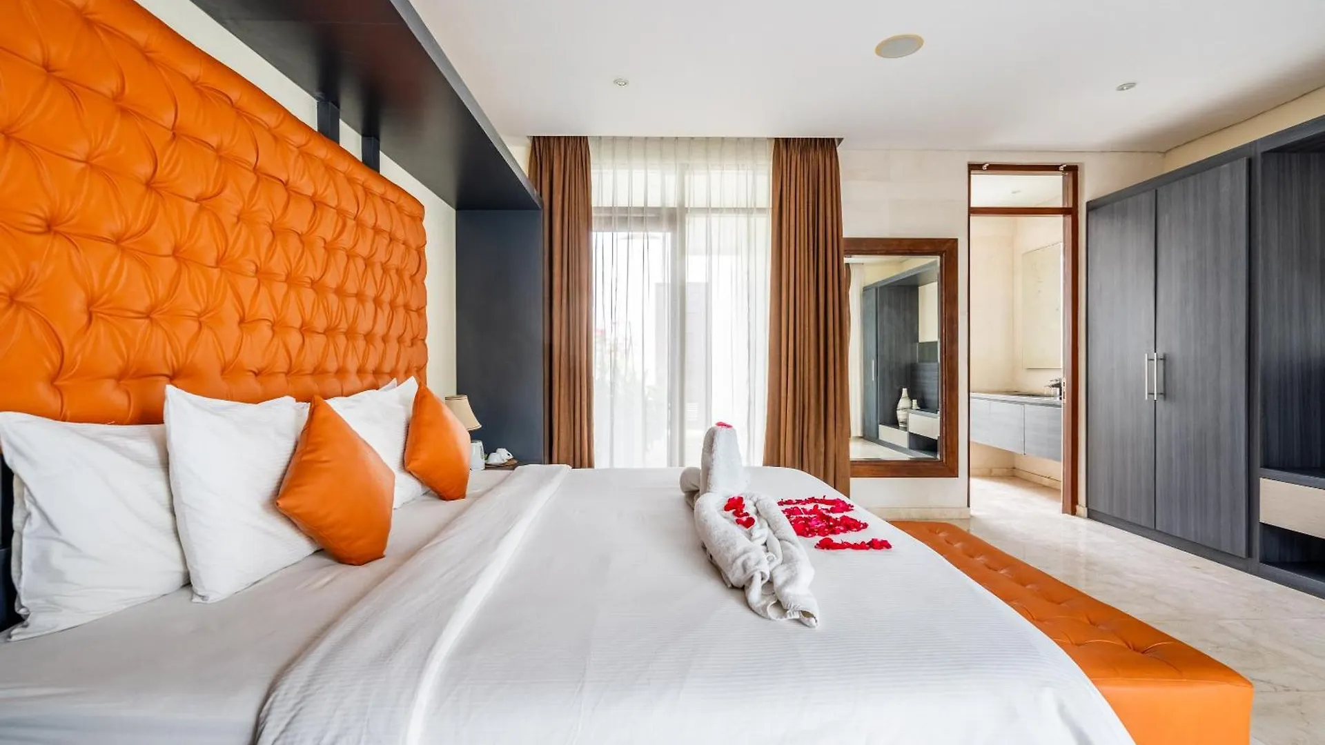 Abikaa, 4Br Lux Villa - Located In The Central Seminyak