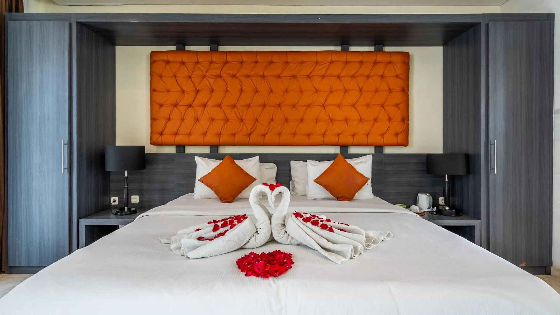 Abikaa, 4Br Lux Villa - Located In The Central Seminyak