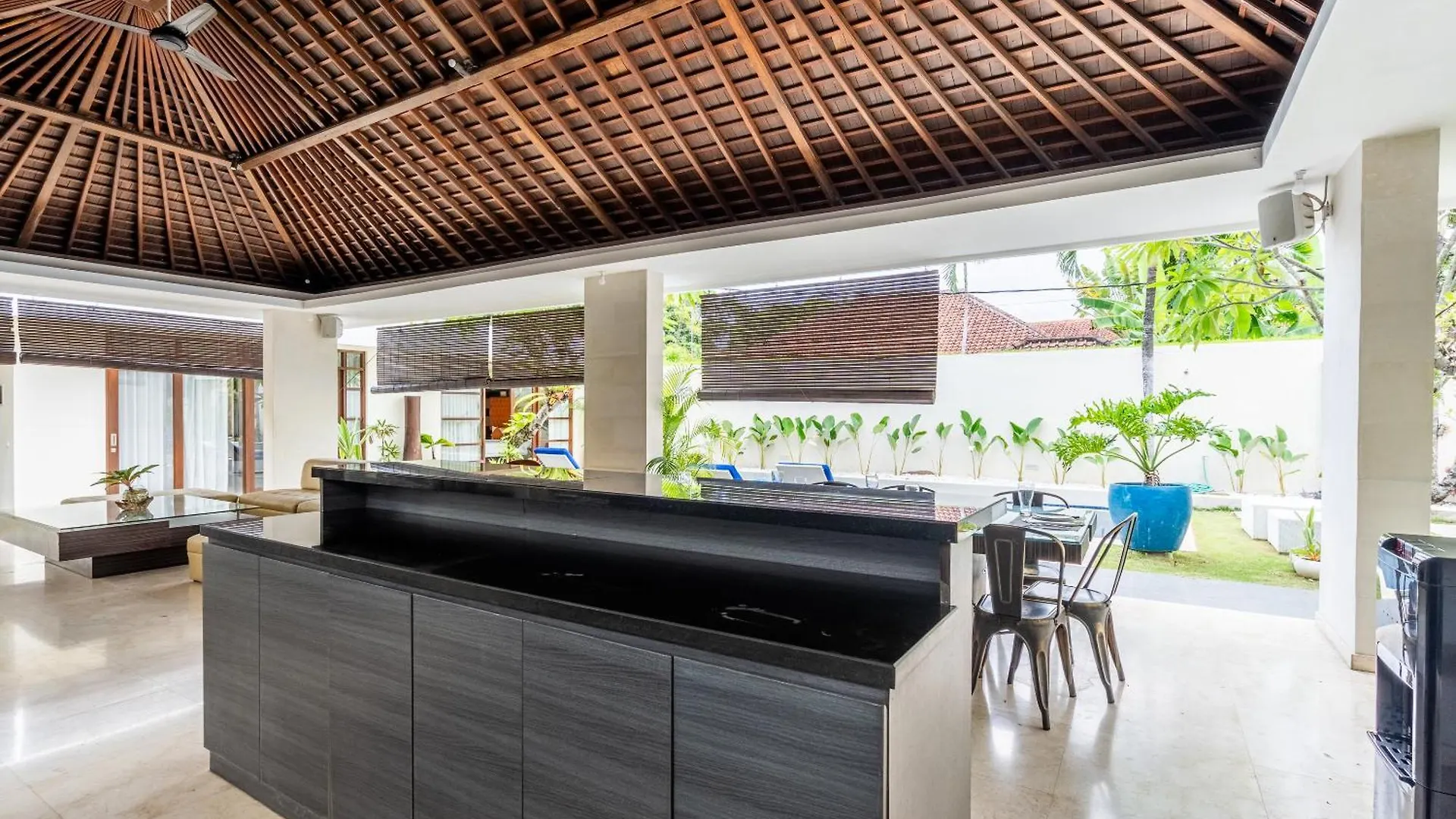 Abikaa, 4Br Lux Villa - Located In The Central Seminyak Seminyak (Bali)