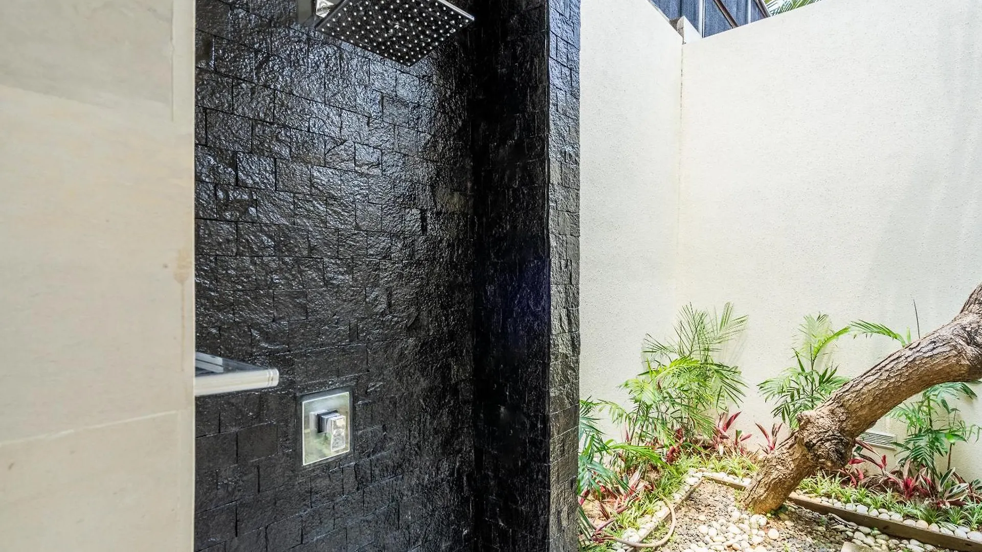Abikaa, 4Br Lux Villa - Located In The Central Seminyak  Seminyak (Bali)