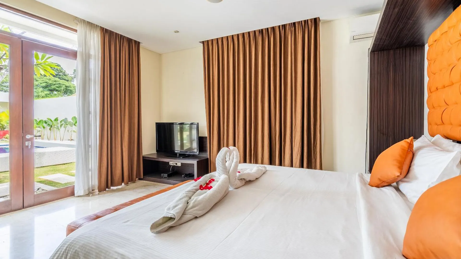 Abikaa, 4Br Lux Villa - Located In The Central Seminyak