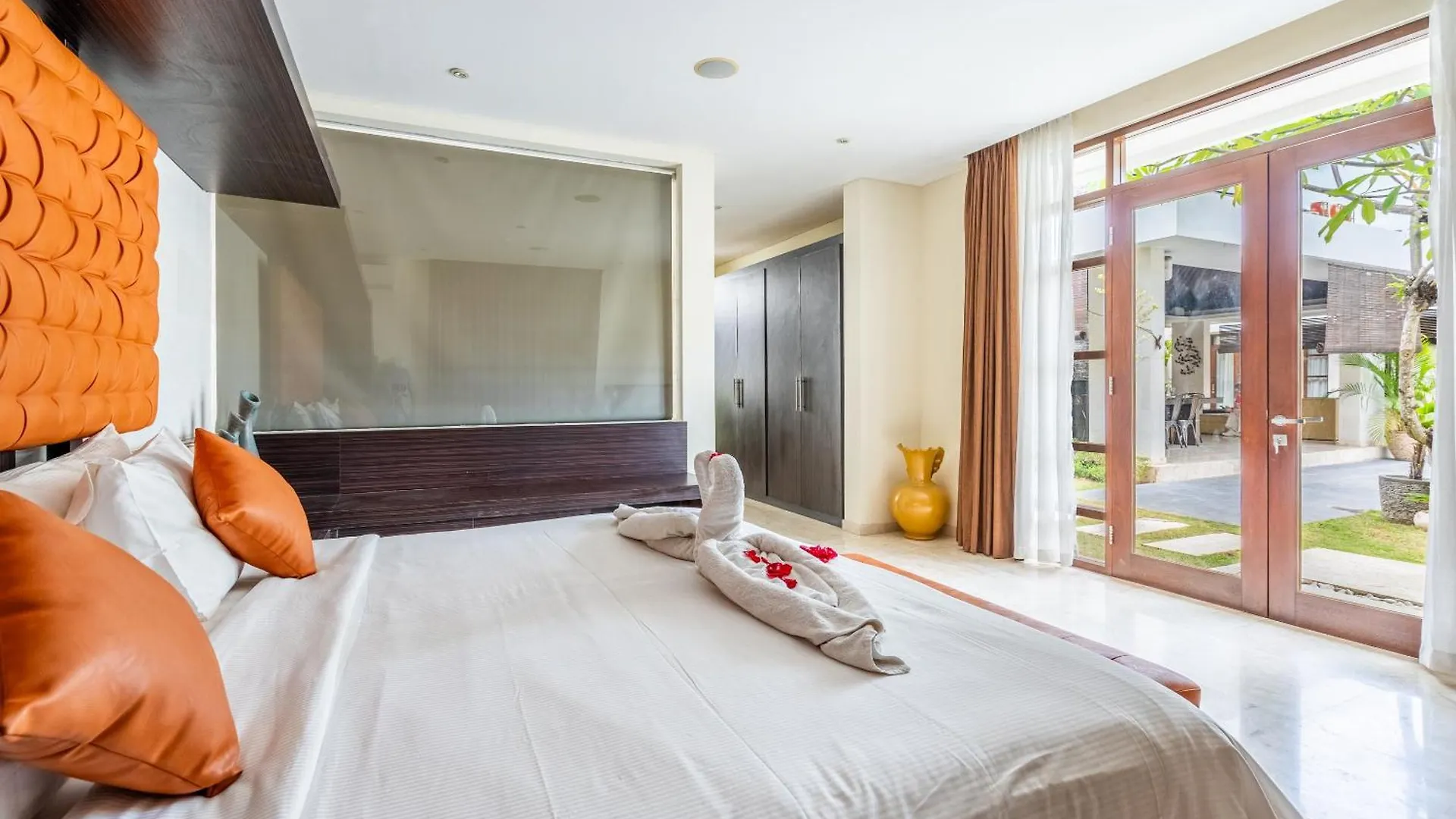 Abikaa, 4Br Lux Villa - Located In The Central Seminyak 0*, Seminyak (Bali)