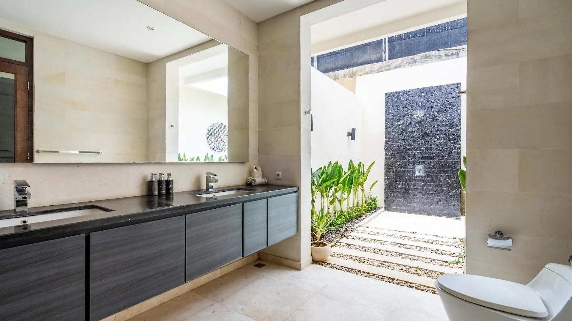 Abikaa, 4Br Lux Villa - Located In The Central Seminyak Indonesia
