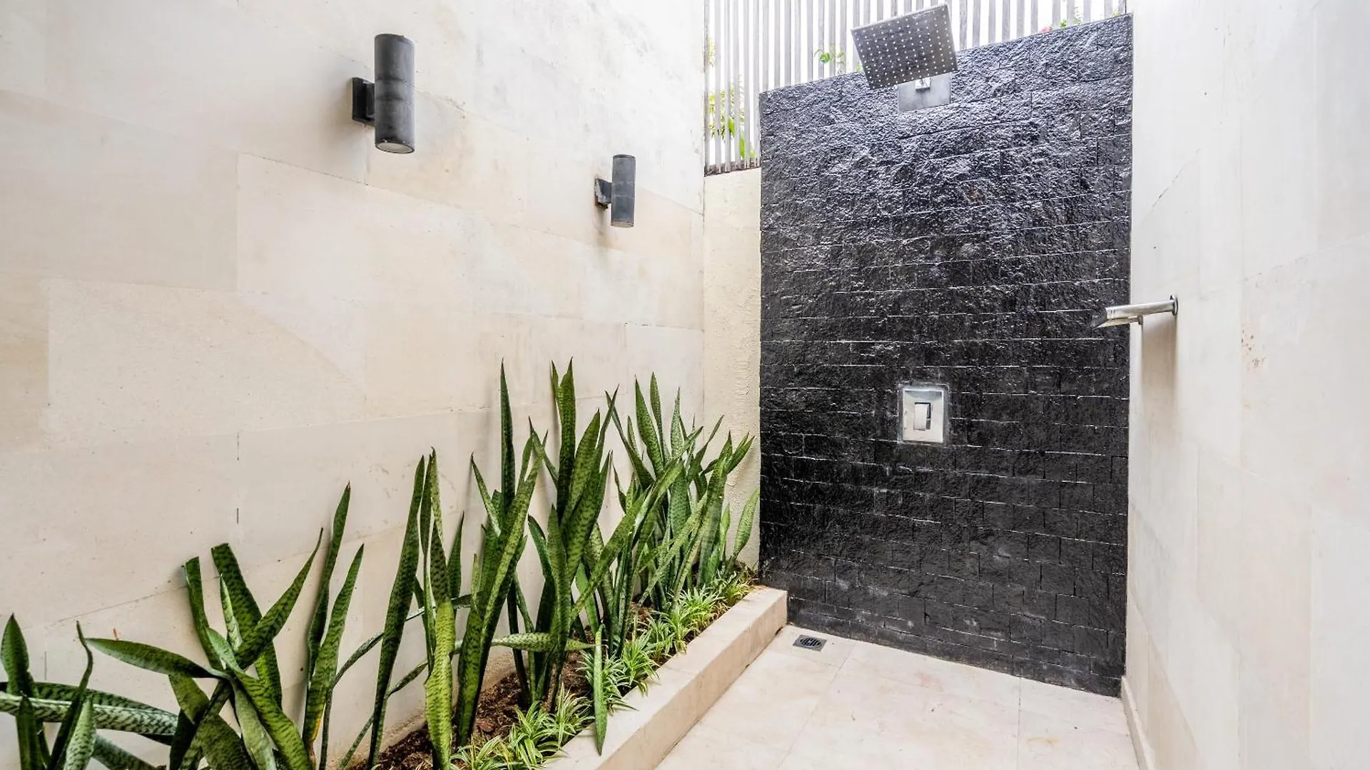Abikaa, 4Br Lux Villa - Located In The Central Seminyak Indonesia