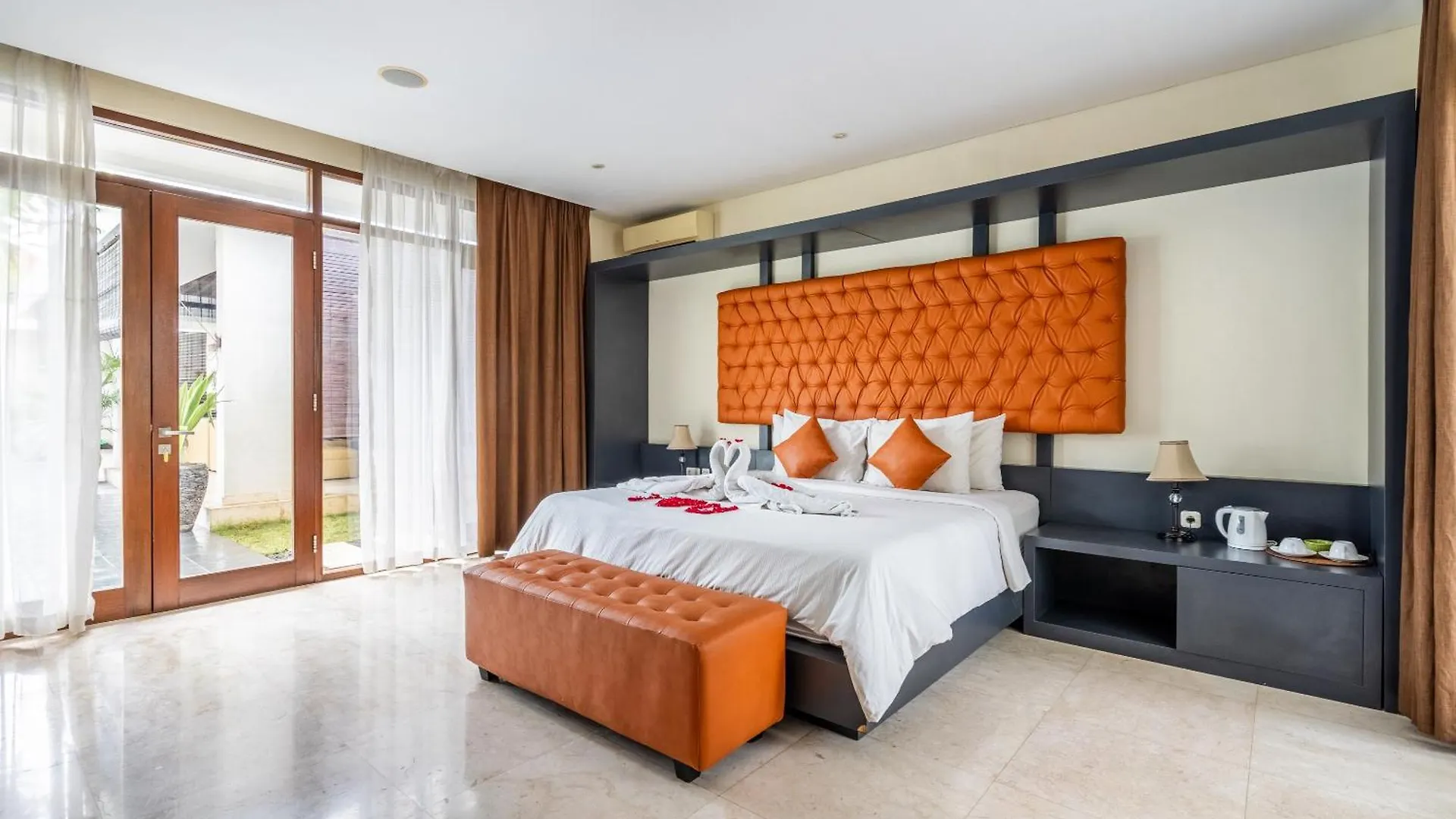 Abikaa, 4Br Lux Villa - Located In The Central Seminyak