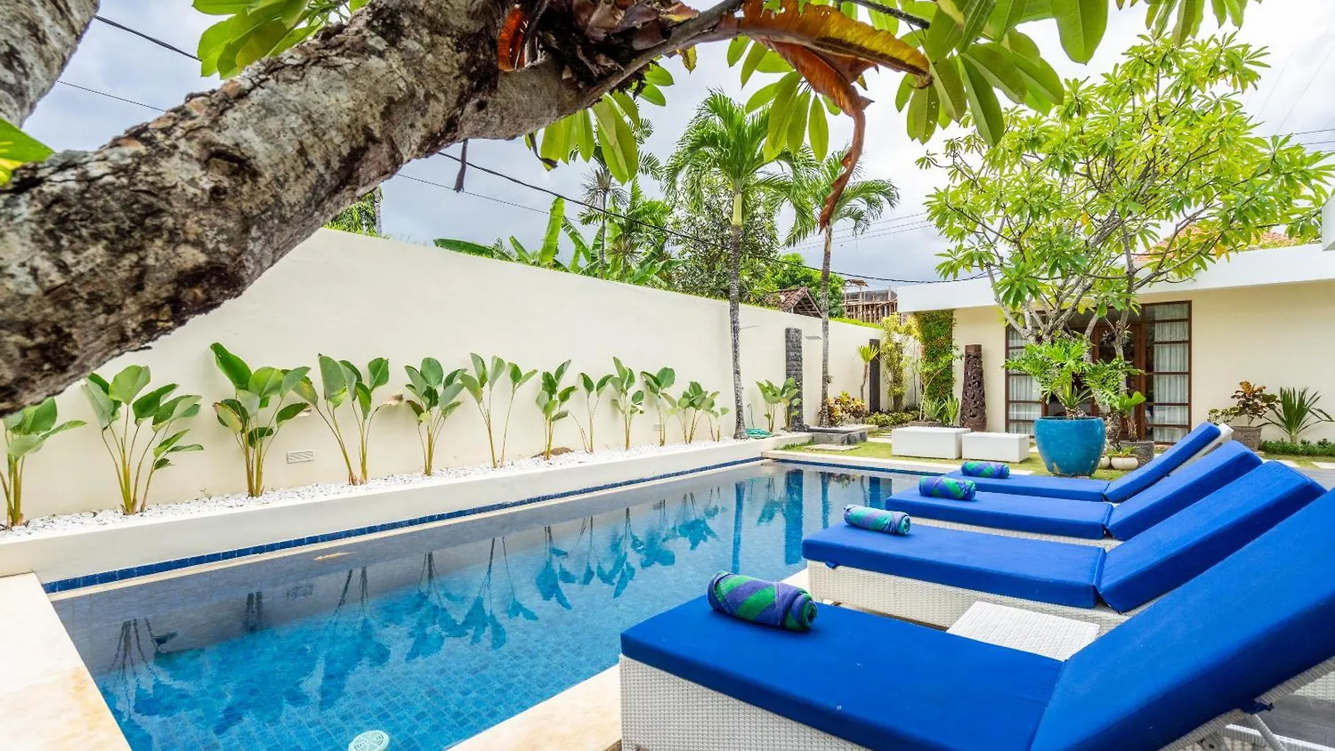 Abikaa, 4Br Lux Villa - Located In The Central Seminyak 0*, Seminyak (Bali)