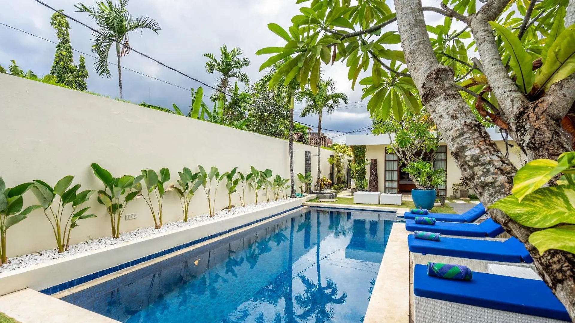 Abikaa, 4Br Lux Villa - Located In The Central Seminyak